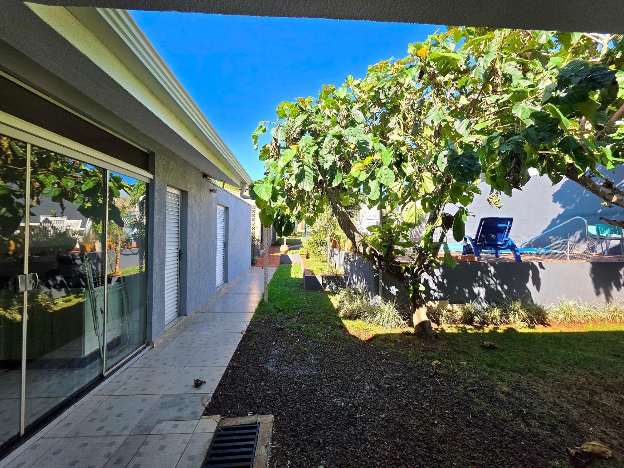 Casa Ampla 5 Quartos Area Lazer Lado Paraguai Casa de férias